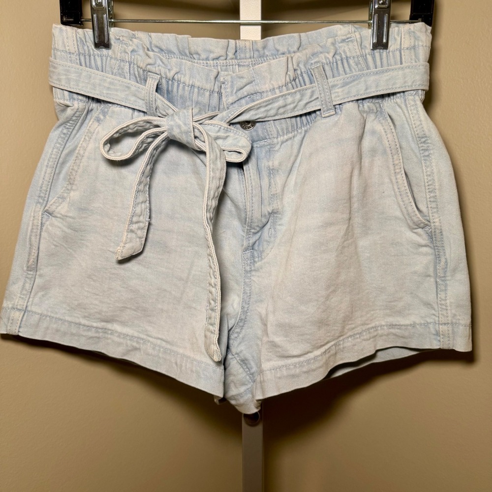 American Eagle Light Wash Paperbag Waist Denim Shorts Size 4 High Rise Stretch
